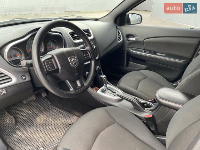 Серый Додж Авенджер, объемом двигателя 2.4 л и пробегом 195 тыс. км за 7000 $, фото 13 на Automoto.ua