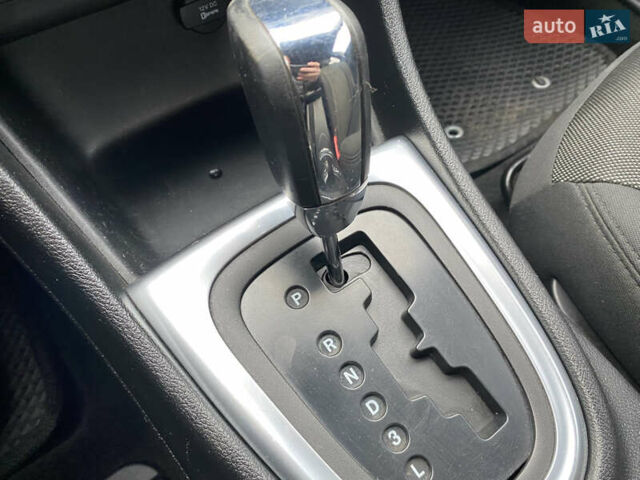 Серый Додж Авенджер, объемом двигателя 2.4 л и пробегом 195 тыс. км за 7000 $, фото 24 на Automoto.ua