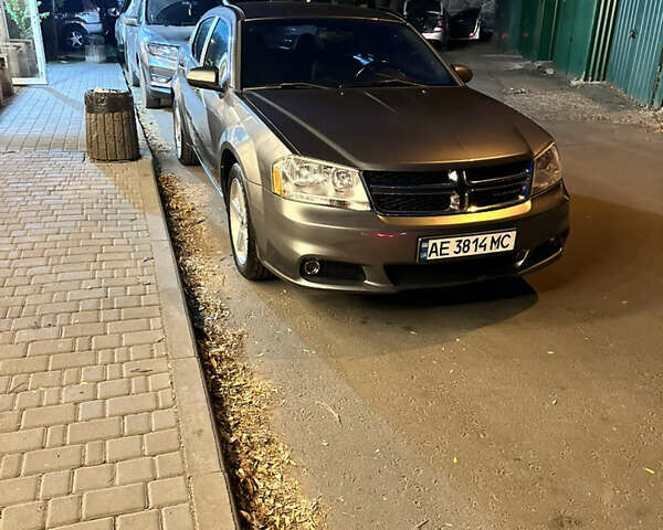Серый Додж Авенджер, объемом двигателя 2.36 л и пробегом 180 тыс. км за 7200 $, фото 1 на Automoto.ua