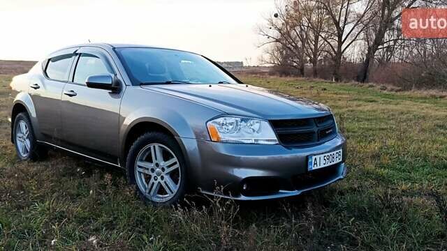 Серый Додж Авенджер, объемом двигателя 2.4 л и пробегом 116 тыс. км за 8300 $, фото 2 на Automoto.ua