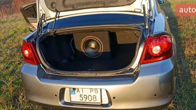 Серый Додж Авенджер, объемом двигателя 2.4 л и пробегом 116 тыс. км за 8300 $, фото 24 на Automoto.ua