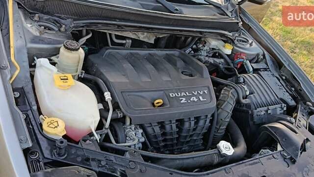 Серый Додж Авенджер, объемом двигателя 2.4 л и пробегом 116 тыс. км за 8300 $, фото 32 на Automoto.ua