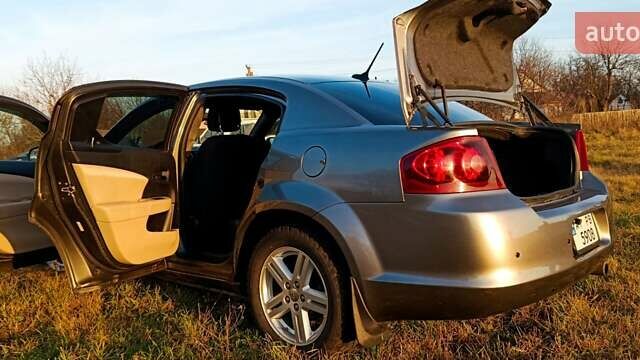 Серый Додж Авенджер, объемом двигателя 2.4 л и пробегом 116 тыс. км за 8300 $, фото 11 на Automoto.ua