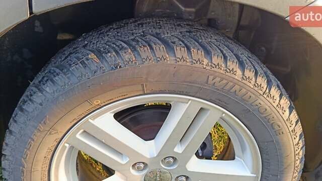 Серый Додж Авенджер, объемом двигателя 2.4 л и пробегом 116 тыс. км за 8300 $, фото 16 на Automoto.ua