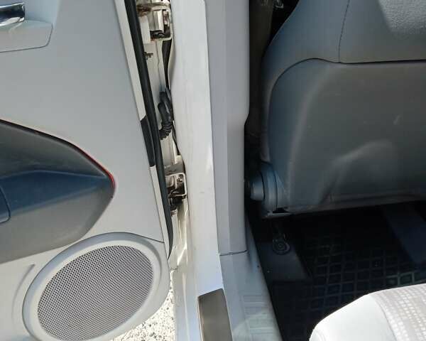 Белый Додж Калибер, объемом двигателя 2 л и пробегом 290 тыс. км за 6200 $, фото 7 на Automoto.ua