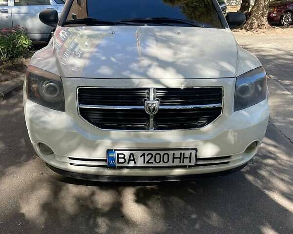 Белый Додж Калибер, объемом двигателя 2.4 л и пробегом 171 тыс. км за 7400 $, фото 4 на Automoto.ua