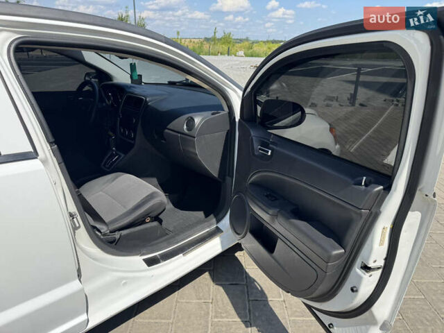 Белый Додж Калибер, объемом двигателя 2 л и пробегом 247 тыс. км за 6700 $, фото 16 на Automoto.ua