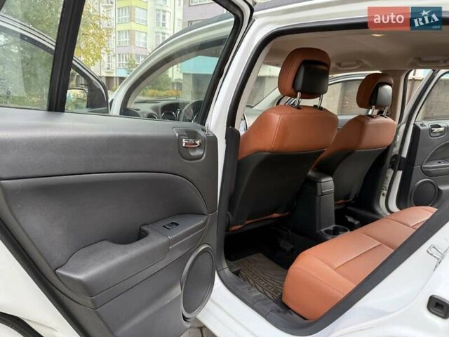 Додж Калибер 2011 в Николаеве на Automoto.ua Белый Додж Калибер, объемом двигателя 0 л и пробегом 205 тыс. км за 7900 $, фото 31 на Automoto.ua