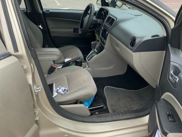 Бежевый Додж Калибер, объемом двигателя 2 л и пробегом 200 тыс. км за 7500 $, фото 7 на Automoto.ua