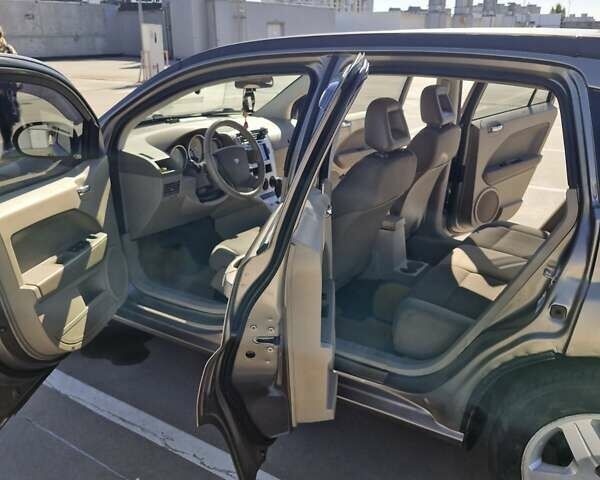 Бежевый Додж Калибер, объемом двигателя 2 л и пробегом 226 тыс. км за 6500 $, фото 5 на Automoto.ua
