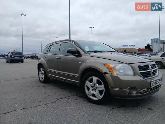 Бежевый Додж Калибер, объемом двигателя 1.8 л и пробегом 220 тыс. км за 4000 $, фото 1 на Automoto.ua