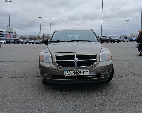 Бежевый Додж Калибер, объемом двигателя 1.8 л и пробегом 220 тыс. км за 4000 $, фото 3 на Automoto.ua