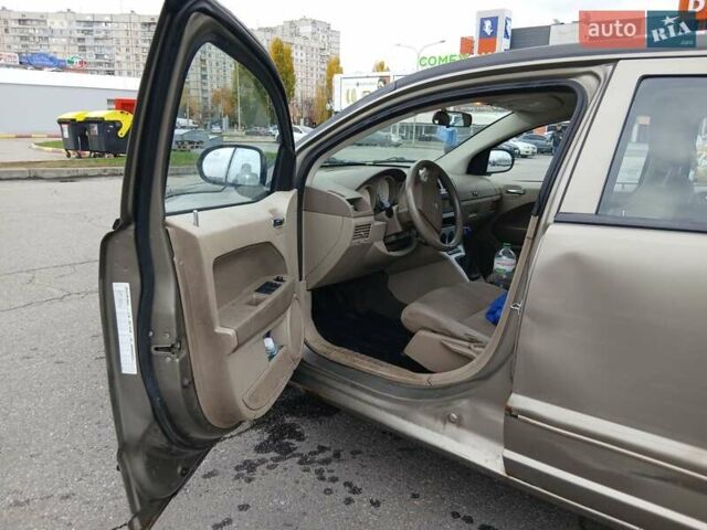 Бежевый Додж Калибер, объемом двигателя 1.8 л и пробегом 220 тыс. км за 4000 $, фото 4 на Automoto.ua