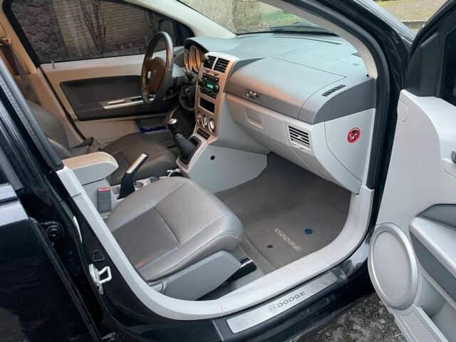 Черный Додж Калибер, объемом двигателя 2 л и пробегом 210 тыс. км за 5350 $, фото 9 на Automoto.ua