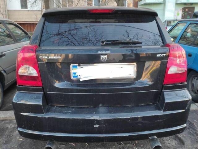 Чорний Додж Caliber, об'ємом двигуна 2 л та пробігом 367 тис. км за 5400 $, фото 2 на Automoto.ua
