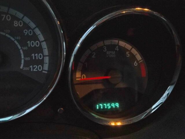 Чорний Додж Caliber, об'ємом двигуна 2.4 л та пробігом 177 тис. км за 7899 $, фото 8 на Automoto.ua