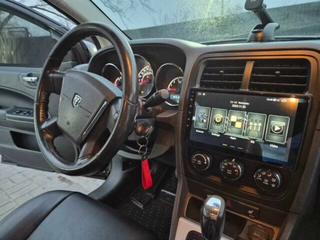 Чорний Додж Caliber, об'ємом двигуна 2.4 л та пробігом 177 тис. км за 7899 $, фото 7 на Automoto.ua