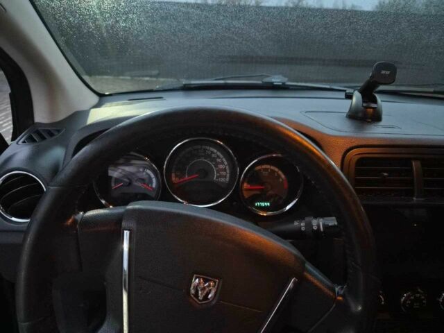 Чорний Додж Caliber, об'ємом двигуна 2.4 л та пробігом 177 тис. км за 7899 $, фото 4 на Automoto.ua