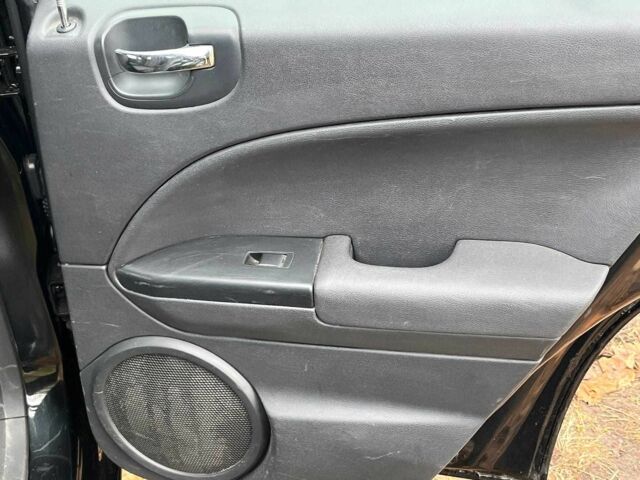 Чорний Додж Caliber, об'ємом двигуна 2 л та пробігом 317 тис. км за 6240 $, фото 19 на Automoto.ua