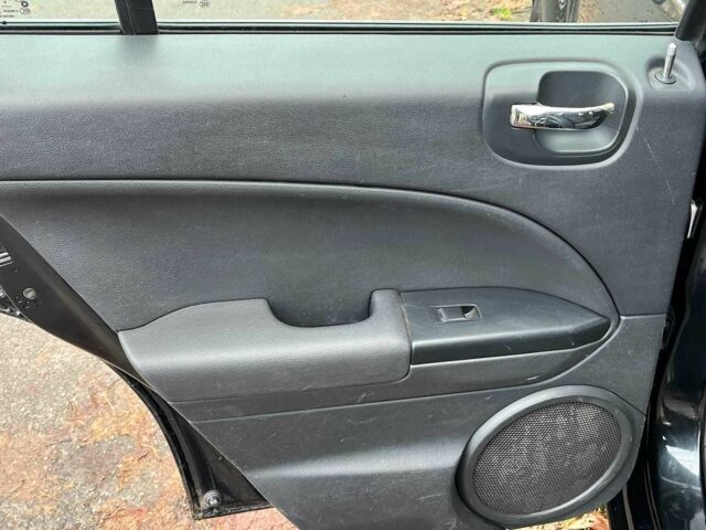 Чорний Додж Caliber, об'ємом двигуна 2 л та пробігом 317 тис. км за 6240 $, фото 22 на Automoto.ua