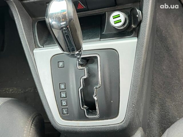 Чорний Додж Caliber, об'ємом двигуна 2 л та пробігом 317 тис. км за 6240 $, фото 18 на Automoto.ua