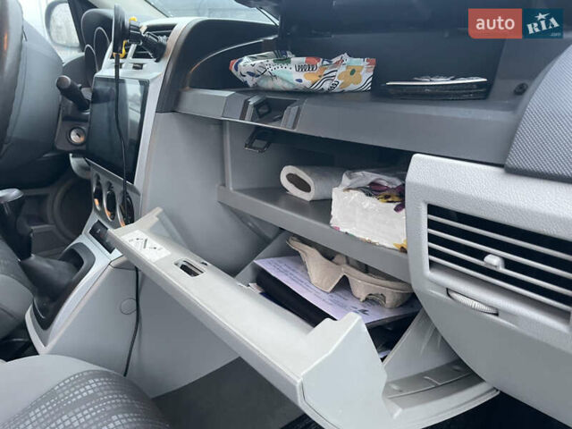 Черный Додж Калибер, объемом двигателя 1.8 л и пробегом 275 тыс. км за 5800 $, фото 14 на Automoto.ua