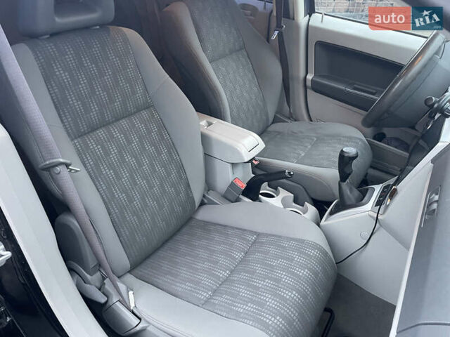 Черный Додж Калибер, объемом двигателя 1.8 л и пробегом 275 тыс. км за 5800 $, фото 13 на Automoto.ua