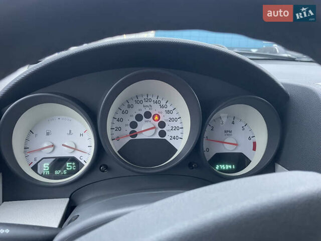 Черный Додж Калибер, объемом двигателя 1.8 л и пробегом 275 тыс. км за 5800 $, фото 15 на Automoto.ua