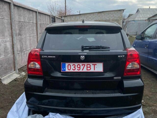 Черный Додж Калибер, объемом двигателя 2 л и пробегом 300 тыс. км за 2000 $, фото 1 на Automoto.ua