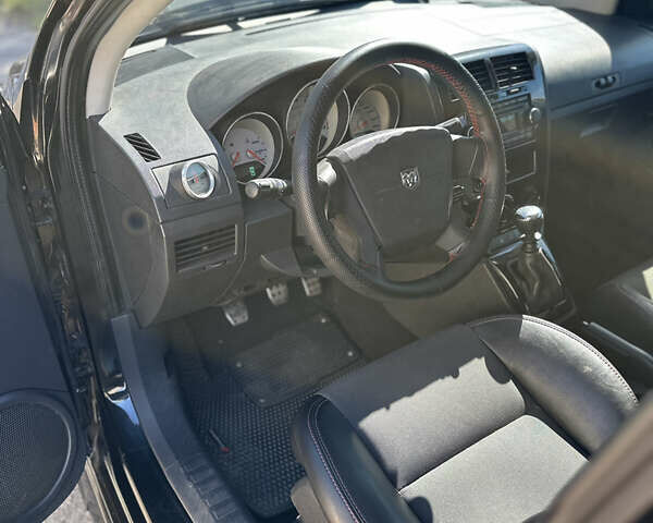 Чорний Додж Caliber, об'ємом двигуна 2.4 л та пробігом 178 тис. км за 8500 $, фото 5 на Automoto.ua