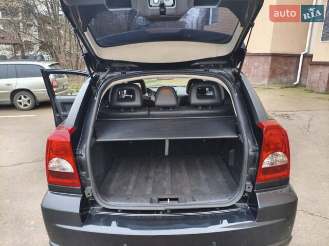 Черный Додж Калибер, объемом двигателя 2 л и пробегом 137 тыс. км за 6198 $, фото 4 на Automoto.ua