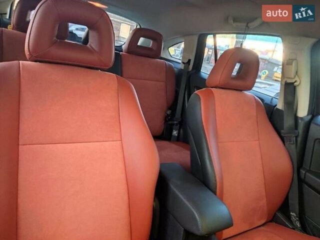 Черный Додж Калибер, объемом двигателя 2 л и пробегом 367 тыс. км за 4600 $, фото 1 на Automoto.ua