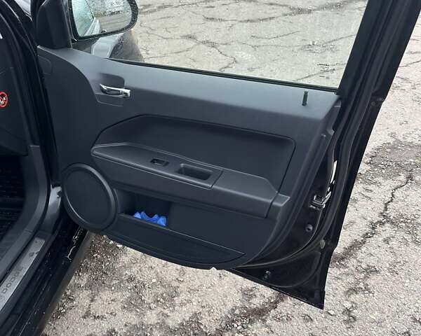 Черный Додж Калибер, объемом двигателя 2 л и пробегом 160 тыс. км за 7300 $, фото 20 на Automoto.ua