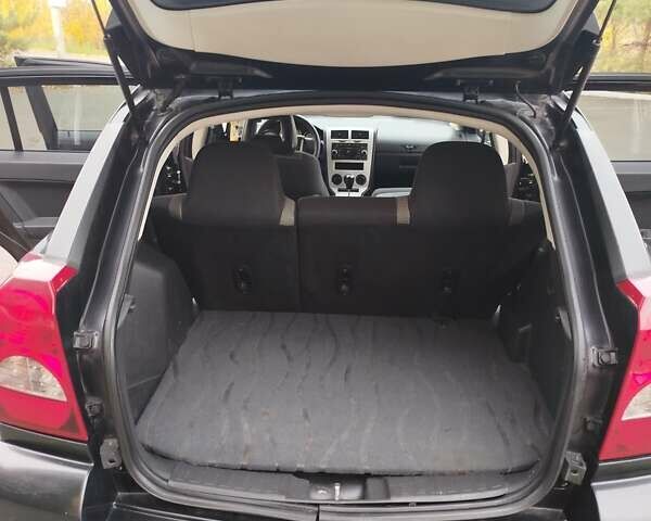 Черный Додж Калибер, объемом двигателя 2 л и пробегом 155 тыс. км за 4900 $, фото 10 на Automoto.ua