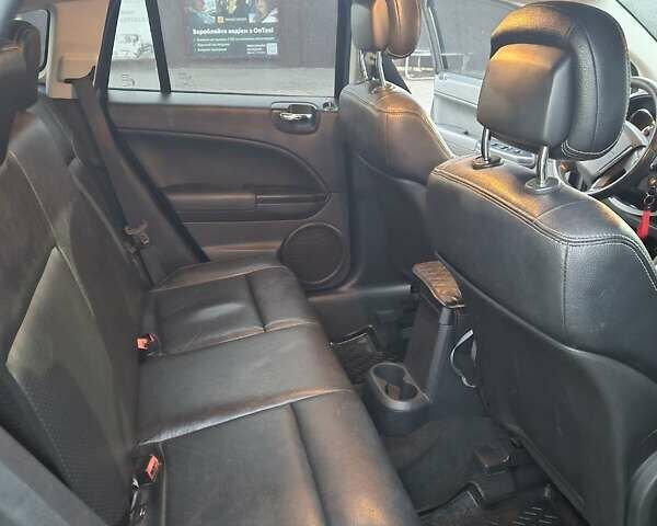 Черный Додж Калибер, объемом двигателя 2.36 л и пробегом 177 тыс. км за 7899 $, фото 3 на Automoto.ua