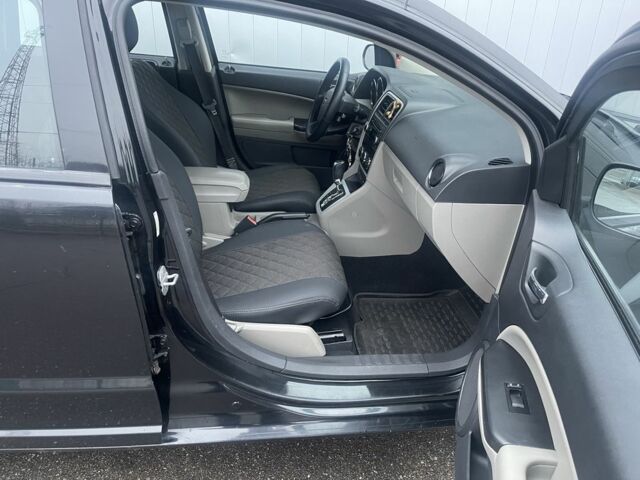 Чорний Додж Caliber, об'ємом двигуна 2 л та пробігом 250 тис. км за 7100 $, фото 6 на Automoto.ua