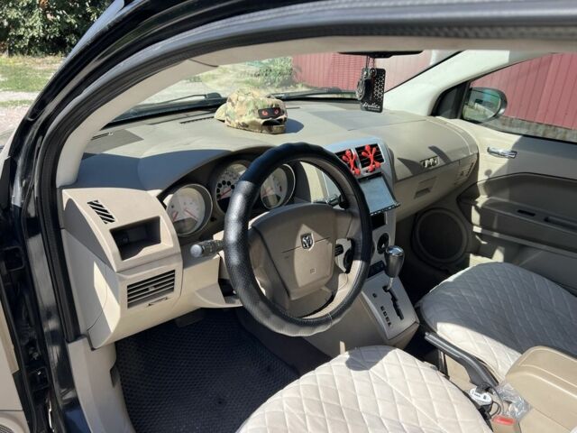 Чорний Додж Caliber, об'ємом двигуна 2 л та пробігом 380 тис. км за 4500 $, фото 4 на Automoto.ua