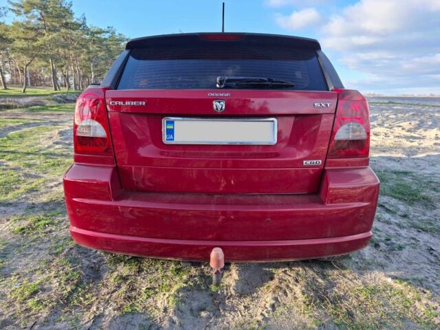 Красный Додж Калибер, объемом двигателя 2 л и пробегом 234 тыс. км за 6500 $, фото 2 на Automoto.ua