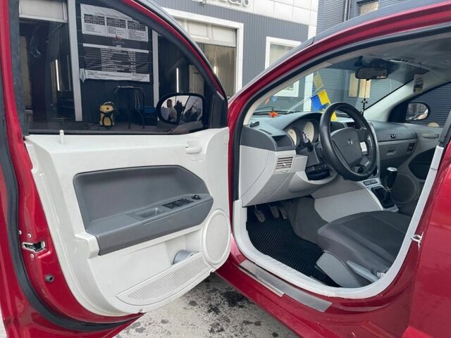 Червоний Додж Caliber, об'ємом двигуна 2 л та пробігом 280 тис. км за 5500 $, фото 5 на Automoto.ua