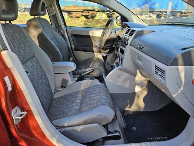 Красный Додж Калибер, объемом двигателя 2 л и пробегом 350 тыс. км за 2600 $, фото 9 на Automoto.ua