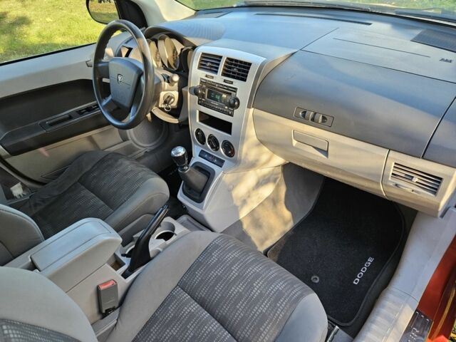 Красный Додж Калибер, объемом двигателя 2 л и пробегом 350 тыс. км за 2600 $, фото 10 на Automoto.ua