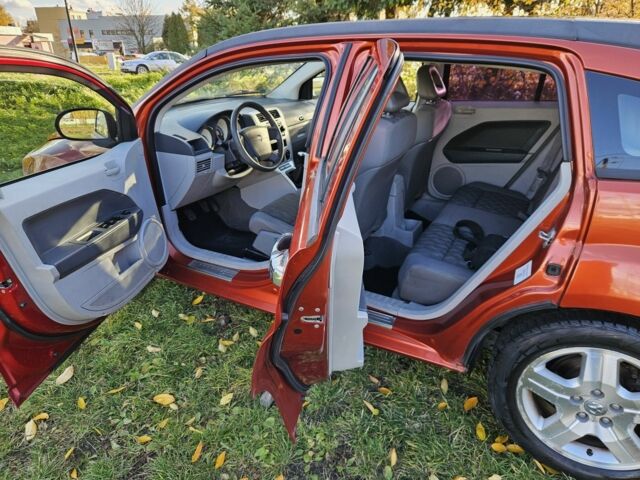 Красный Додж Калибер, объемом двигателя 2 л и пробегом 350 тыс. км за 2600 $, фото 7 на Automoto.ua