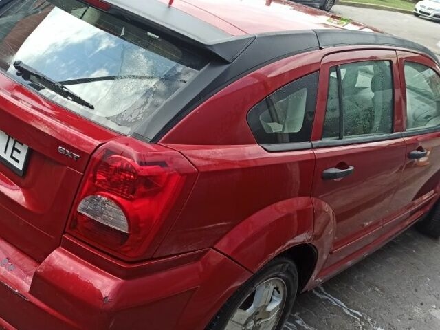 Красный Додж Калибер, объемом двигателя 2 л и пробегом 250 тыс. км за 5700 $, фото 2 на Automoto.ua