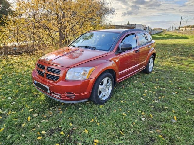 Красный Додж Калибер, объемом двигателя 2 л и пробегом 350 тыс. км за 2600 $, фото 1 на Automoto.ua