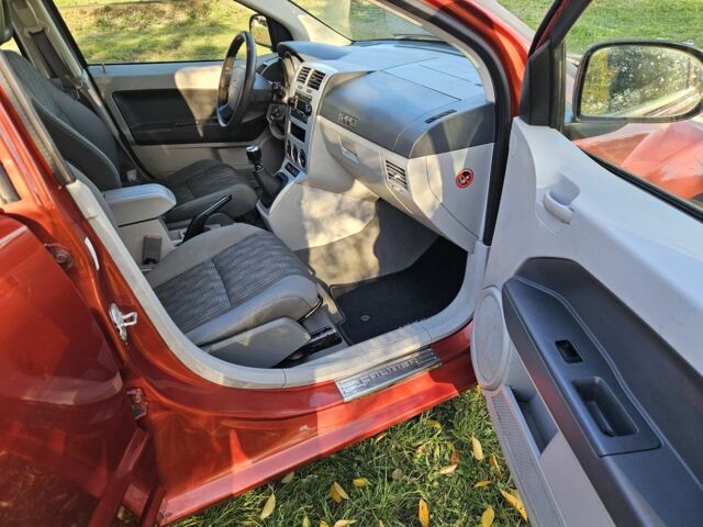 Красный Додж Калибер, объемом двигателя 2 л и пробегом 350 тыс. км за 2600 $, фото 8 на Automoto.ua