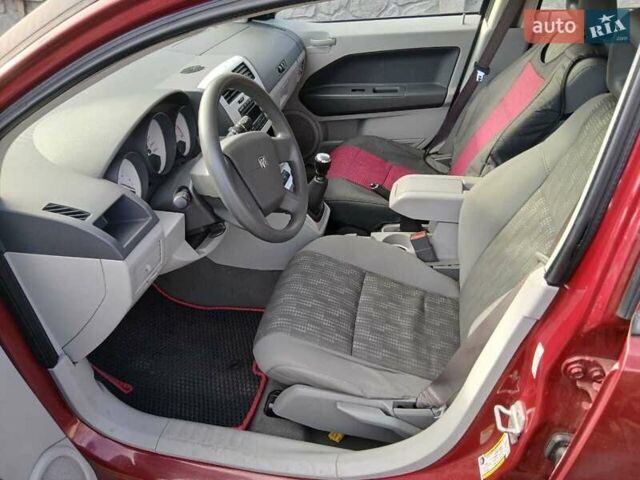 Красный Додж Калибер, объемом двигателя 1.97 л и пробегом 278 тыс. км за 5100 $, фото 4 на Automoto.ua