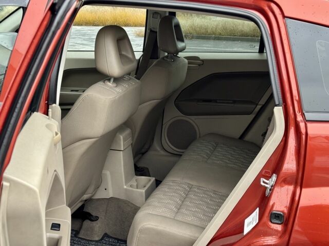 Красный Додж Калибер, объемом двигателя 2 л и пробегом 257 тыс. км за 5750 $, фото 11 на Automoto.ua