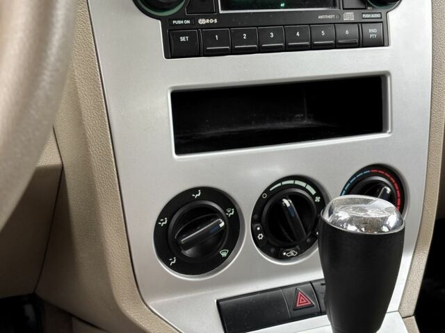 Красный Додж Калибер, объемом двигателя 2 л и пробегом 257 тыс. км за 5750 $, фото 15 на Automoto.ua