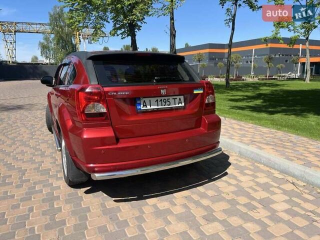 Красный Додж Калибер, объемом двигателя 2 л и пробегом 165 тыс. км за 7100 $, фото 5 на Automoto.ua