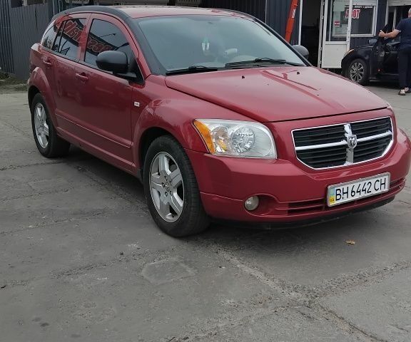 Красный Додж Калибер, объемом двигателя 0 л и пробегом 200 тыс. км за 4800 $, фото 1 на Automoto.ua